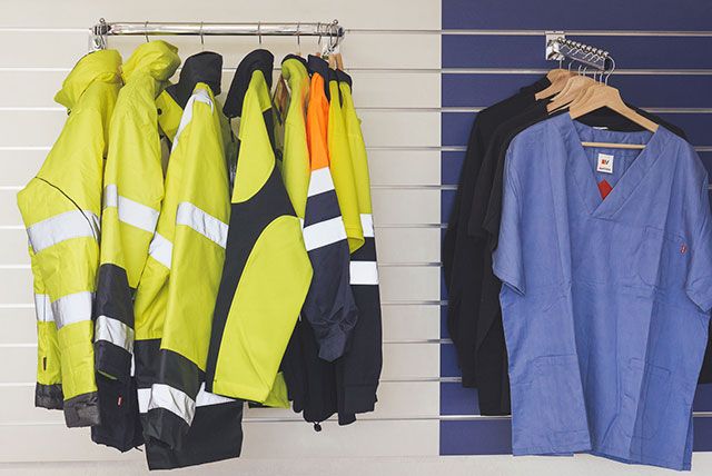 Vestuario laboral en Valladolid Comercial El Accesorio