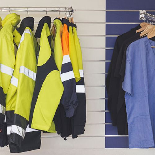 Ropa laboral en Valladolid, Comercial El Accesorio